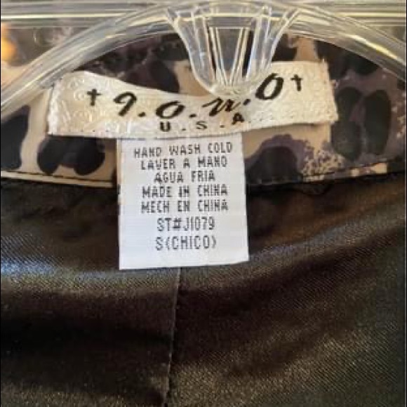 Animal print rain jacket. Size small - Picture 2 of 4